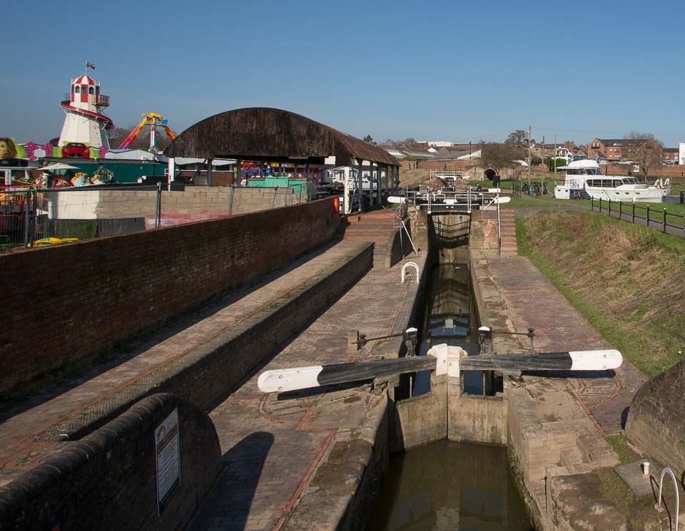 View north over the Stourport Basin Lower Staircase.